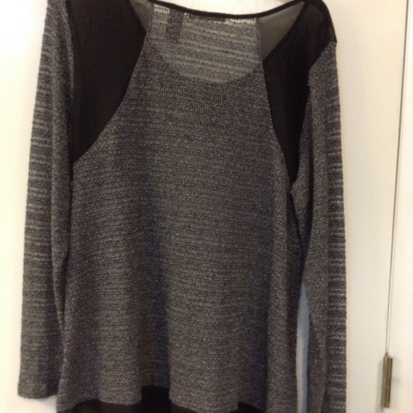 BKE RED  BLACK/ WHITE KNIT TOP W/ SHEER CONTRAST L - Picture 2 of 3